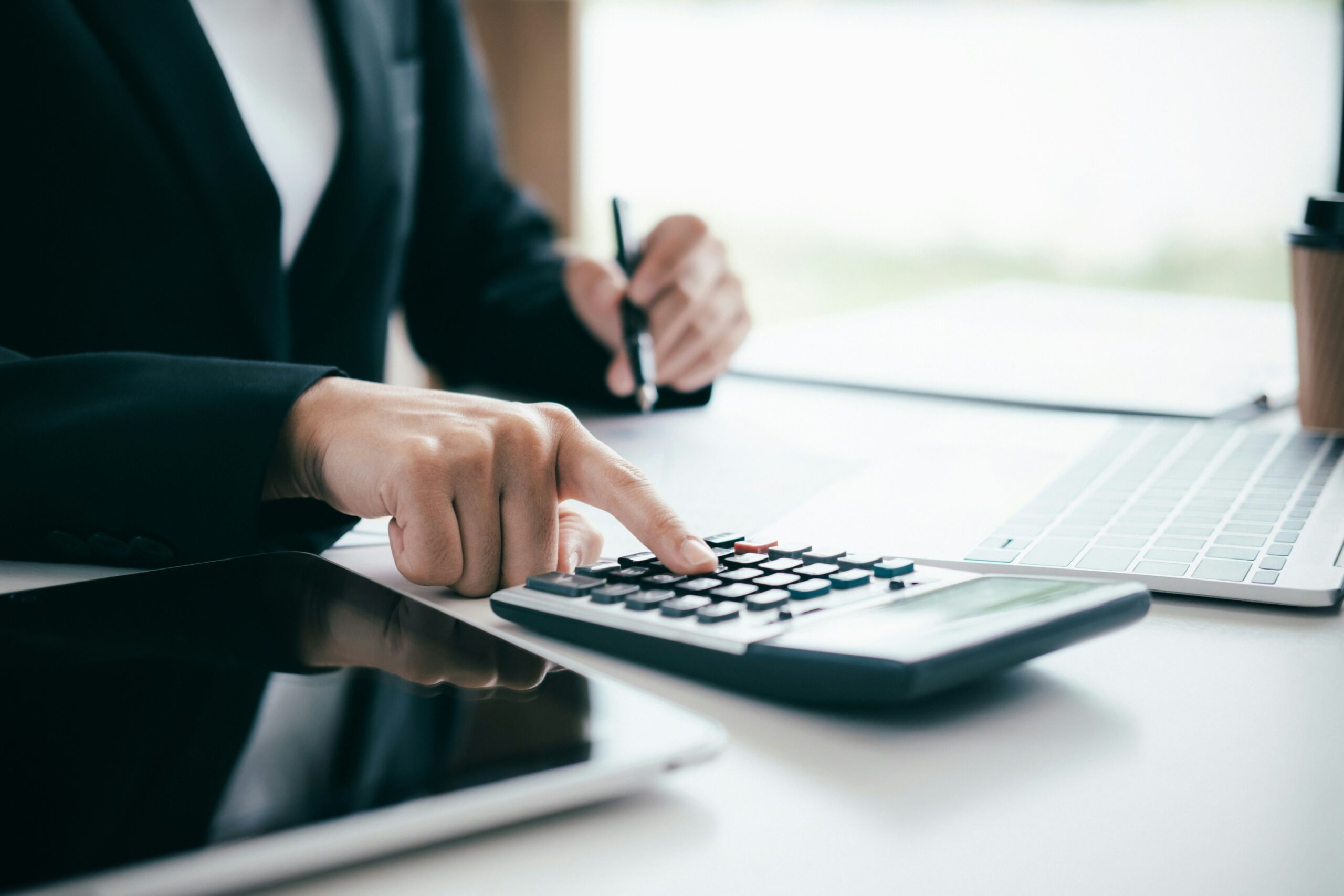 When Should I Submit an E-Invoice in UAE? VAT 14-Day Rule Explained