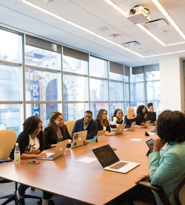 Why is E-invoicing Good for UAE Business Community